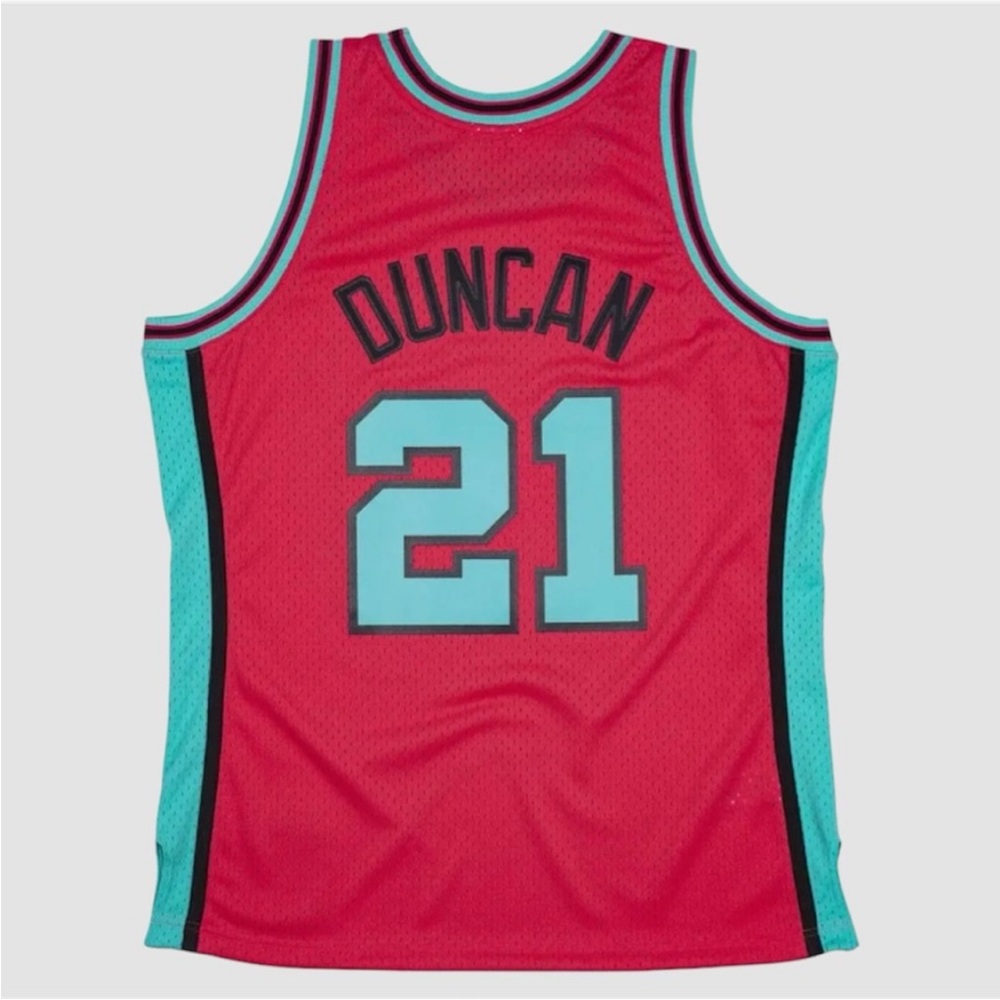 SPURS DUNCAN 31 1998-1999
Red and Teal Basketball Jersey
Large 14-16 - Picture 2 of 8